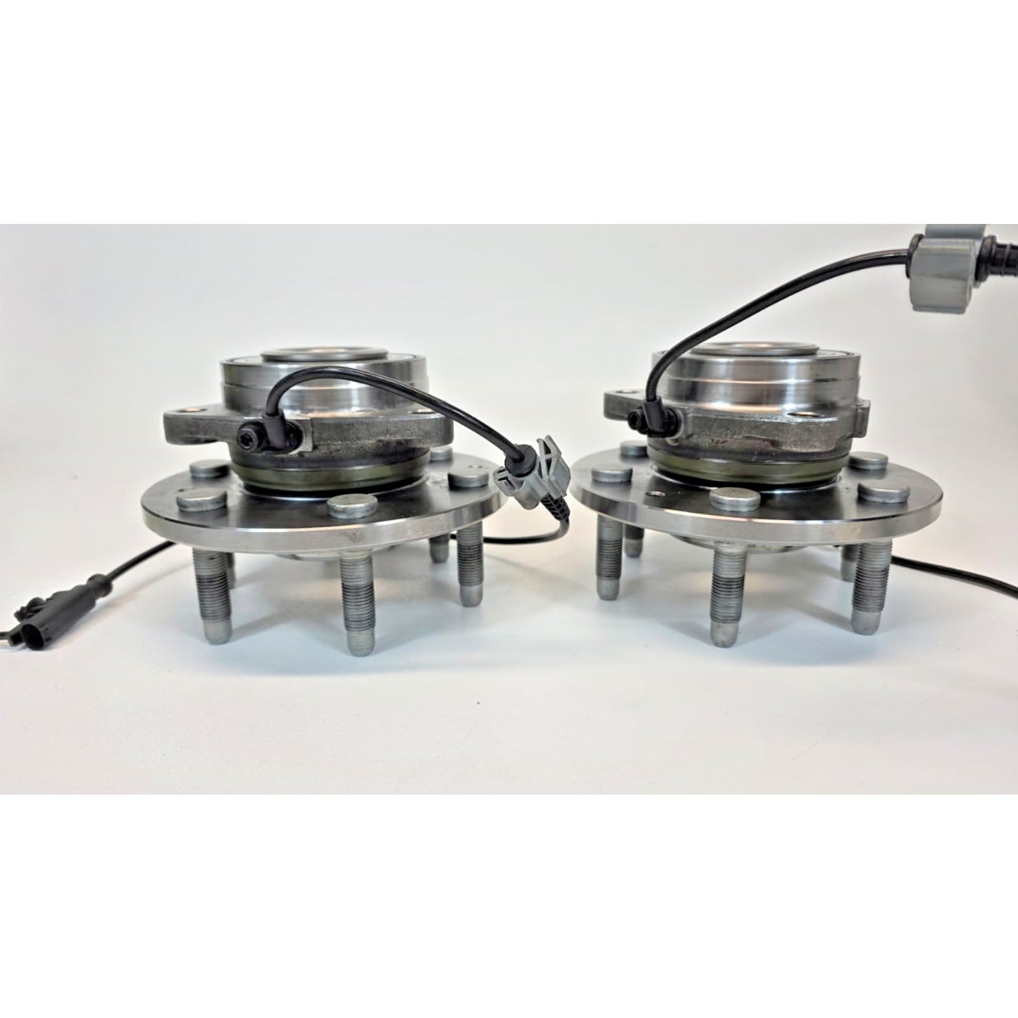 515160 2 MOOG Front Wheel Bearing Hub for Chevy Silverado Sierra Tahoe Yukon 4WD