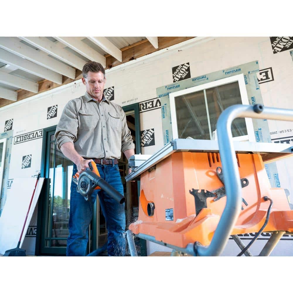 Ridgid 18V Lithium-Ion Cordless Compact Jobsite Blower with Inflator/Deflator Nozzle