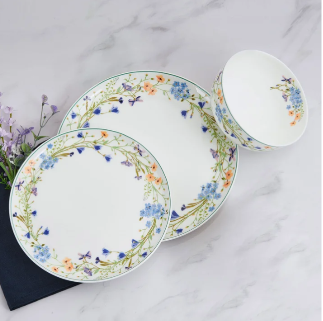 Mikasa Quinn 12-piece Bone China Dinnerware Set