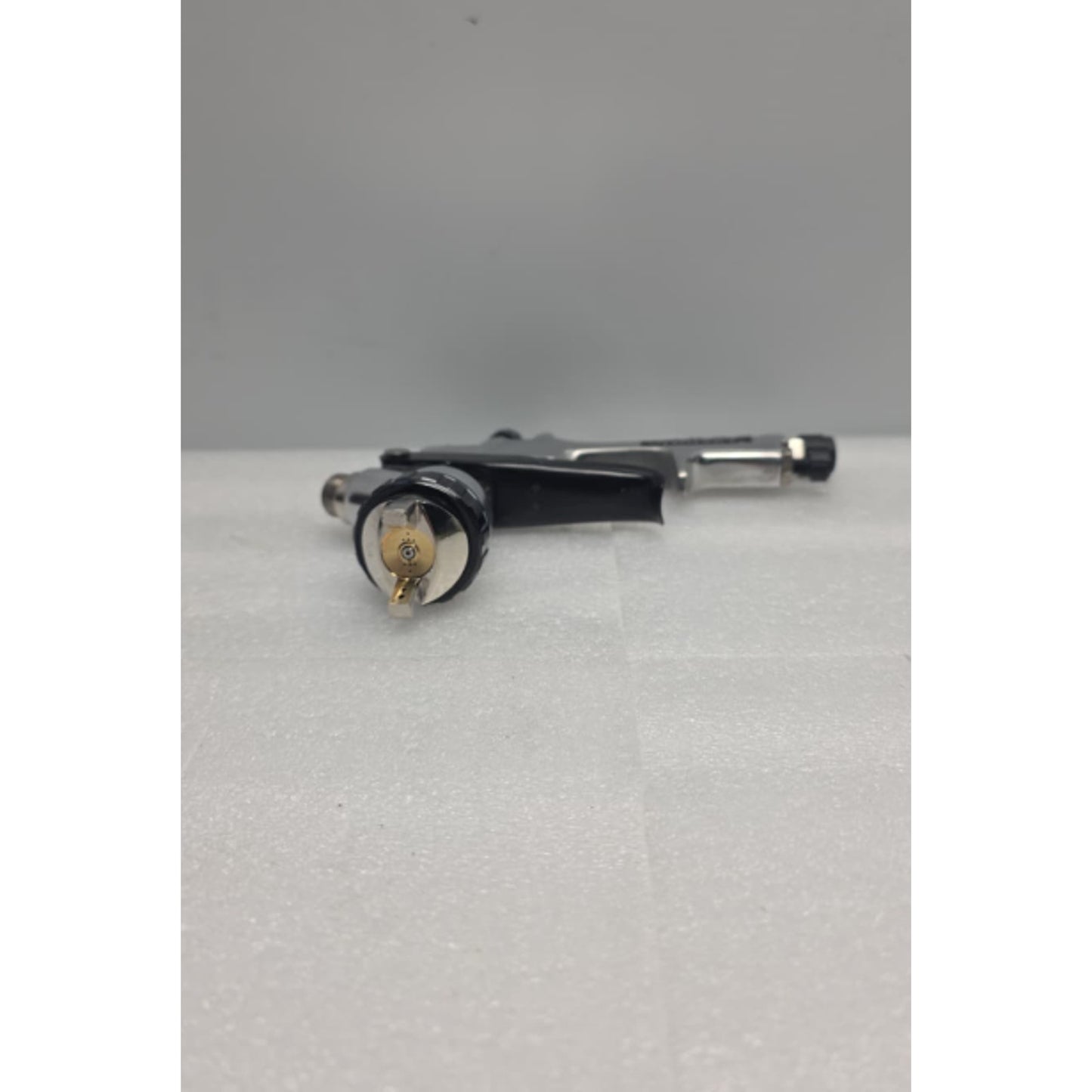 Husky Gravity Feed HVLP Spray Gun 762 051
