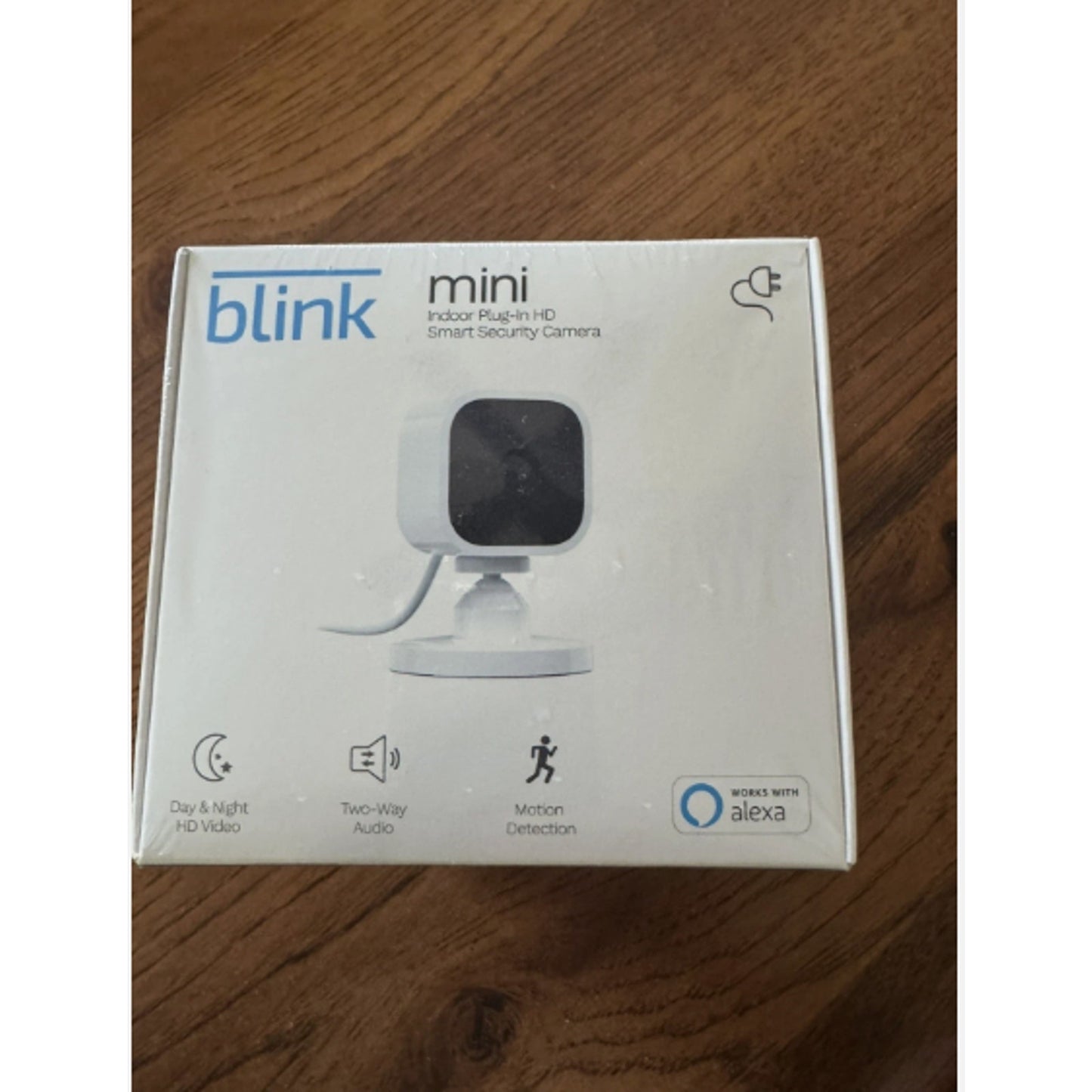 Blink BCM00300U Mini Indoor Plug-in Smart Surveillance Camera, 840080526126