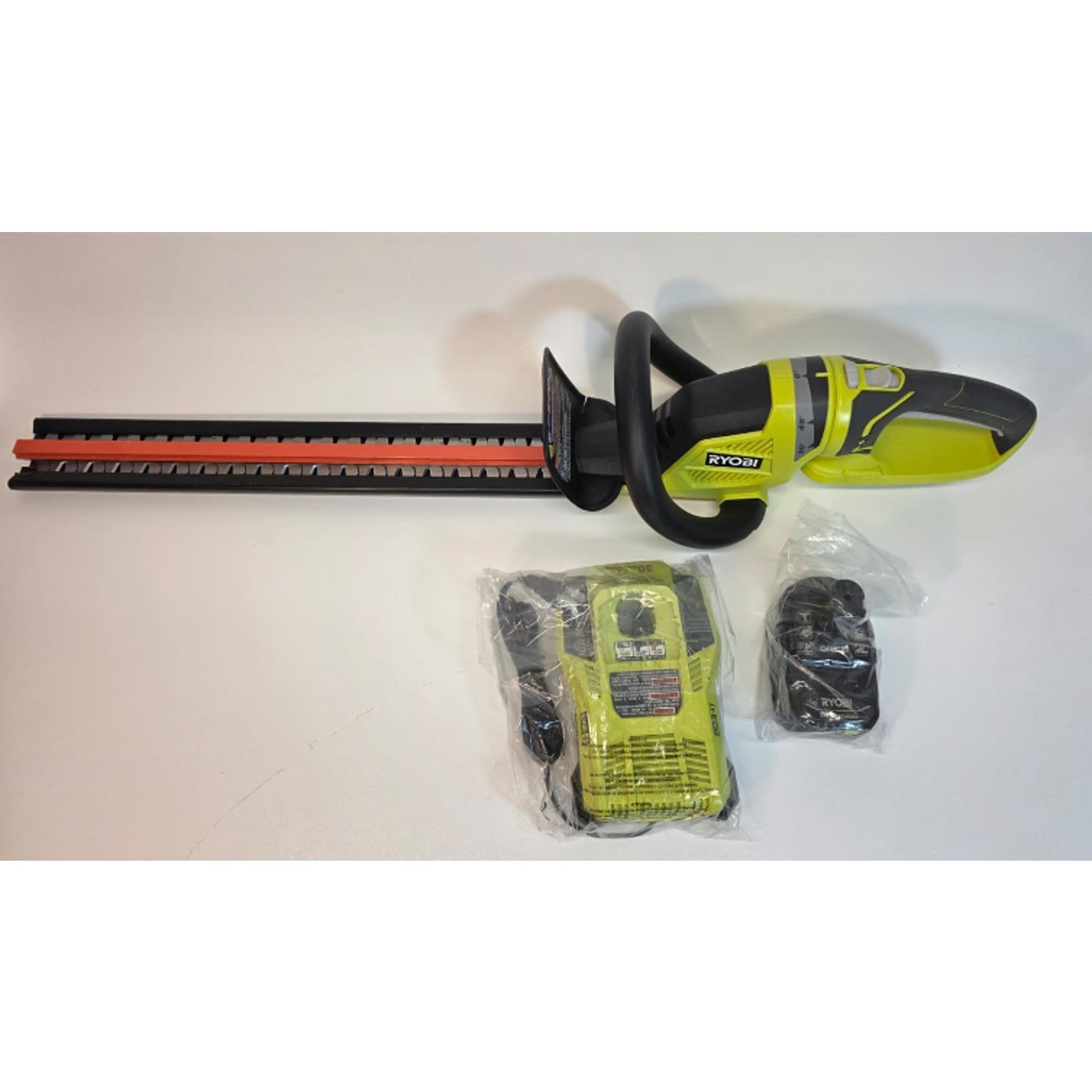 Ryobi P2606VNM Cordless Hedge Trimmer 22" 18V 4Ah Battery And Charger