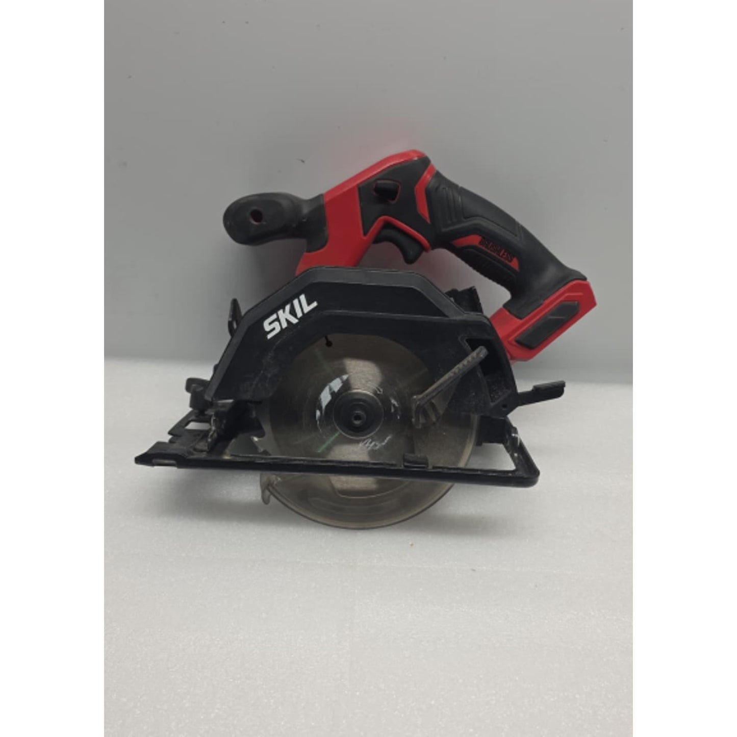 Skil PWR CORE 12V Brushless 5-1/2" Circular Saw MODEL CR541801 - TOOL ONLY