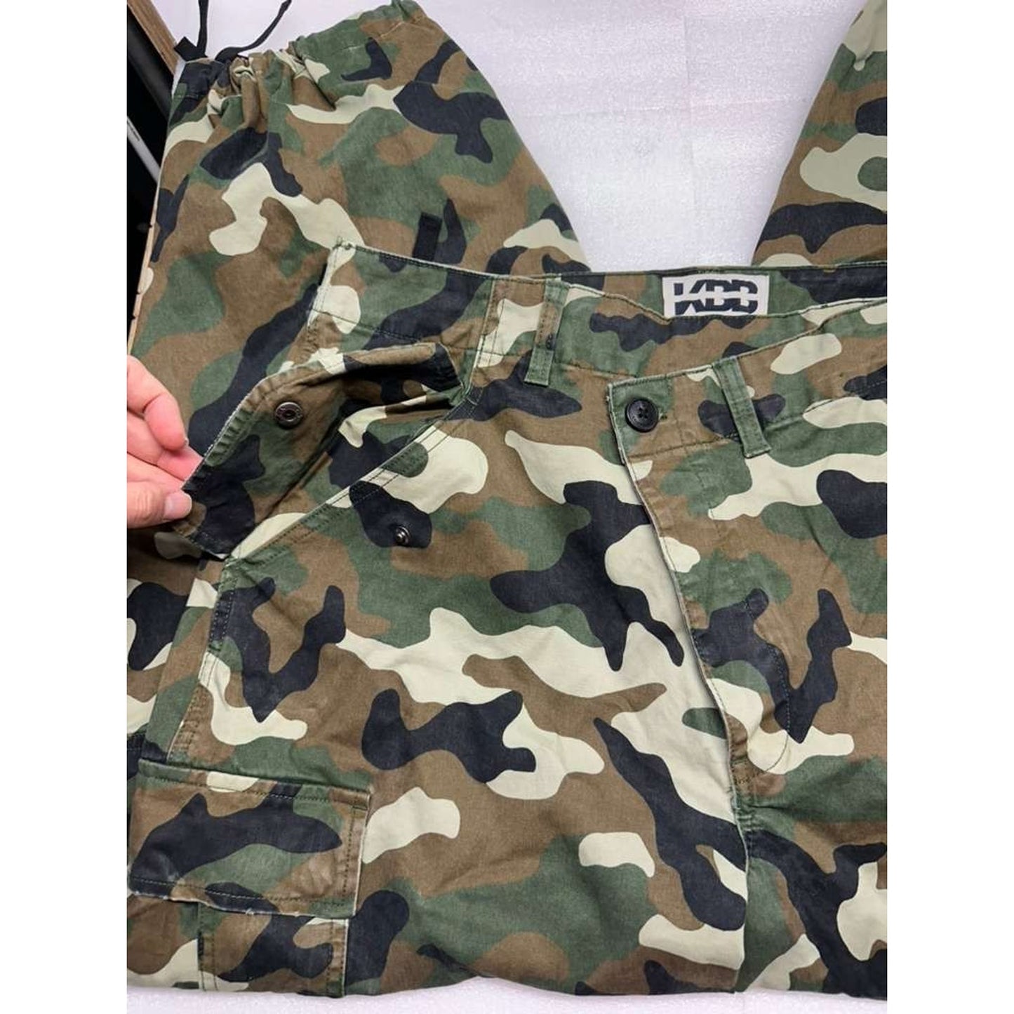 KBB by KAHLANA Women's Mid-Rise Straight Leg The Cargo Jogger Camo Size Large