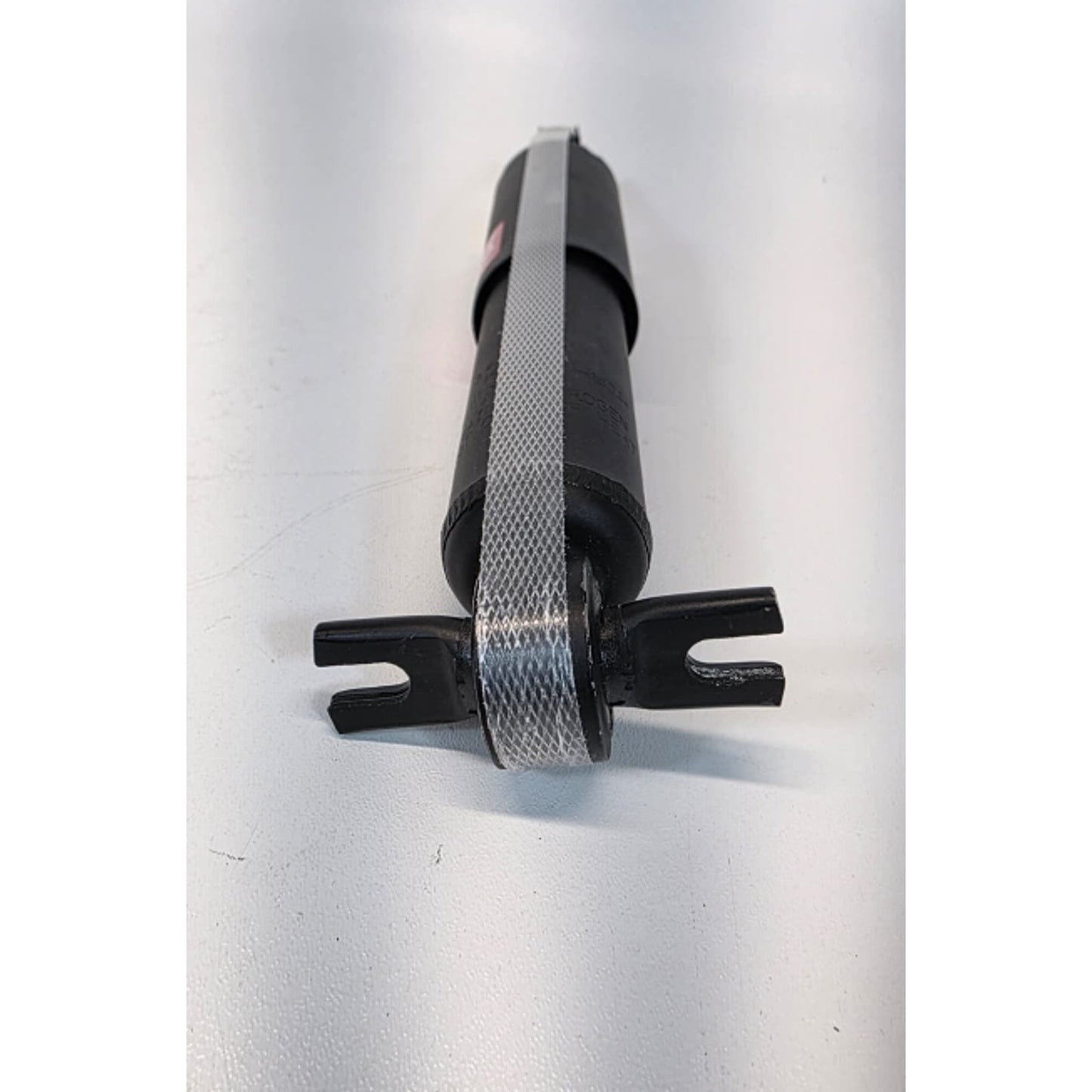 For Chevy Express 1500 & GMC Savana 1500 2500 New KYB Front Shock Absorber TCP