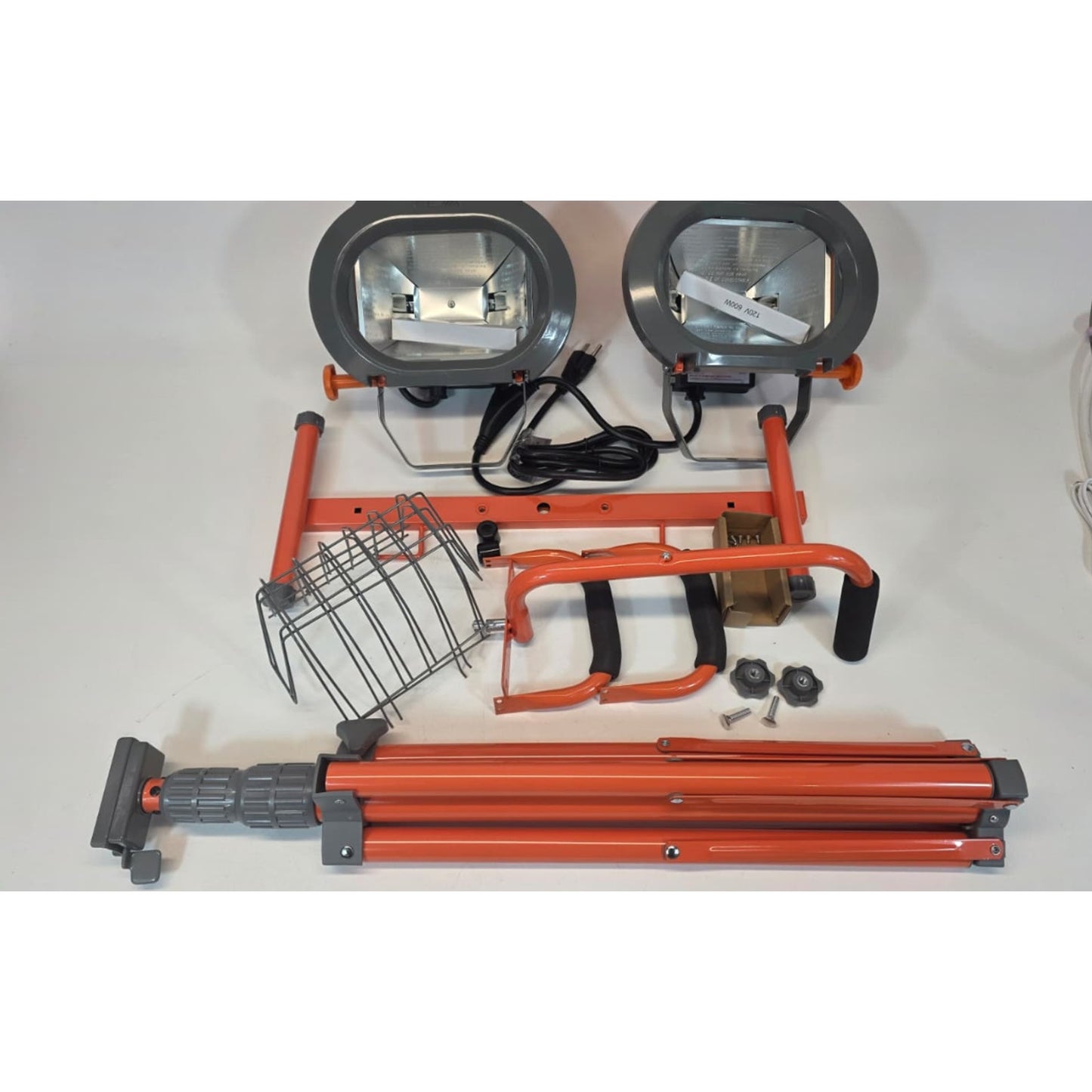 HDX Dual Light Head 1200-Watt Halogen Tripod Work Light with Extended Tripod