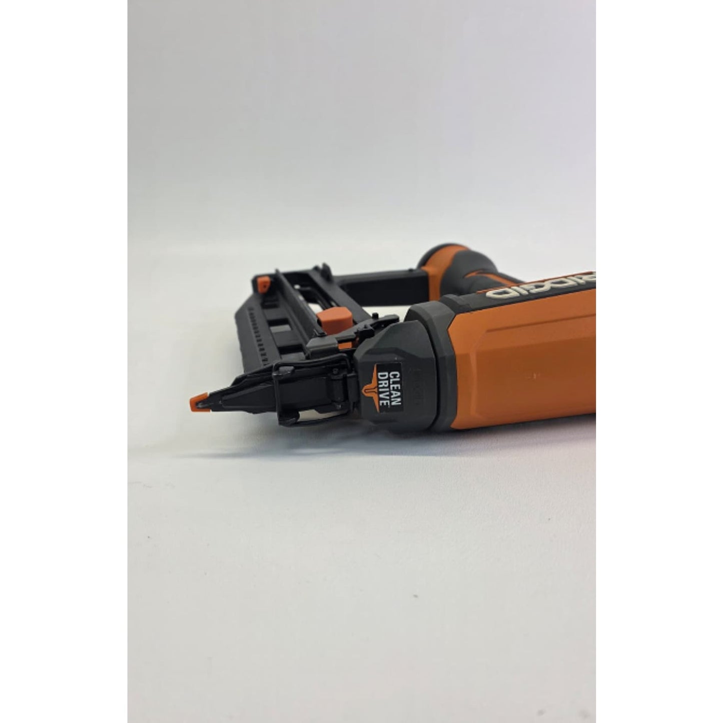 RIDGID R250SFF 16-Gauge 2-1/2 in. Straight Finish Nailer