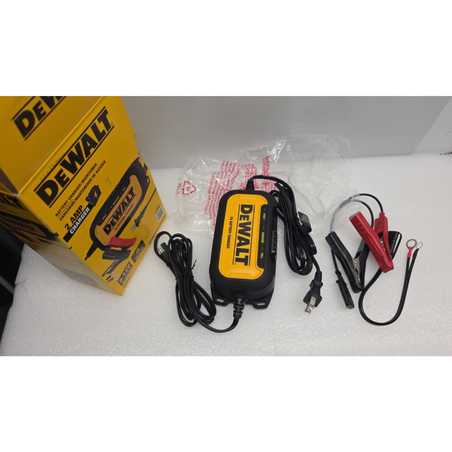 NEW DeWalt DXAEC2 Professional 6-12 V Battery Charger w/ Clamps, Ring Terminals