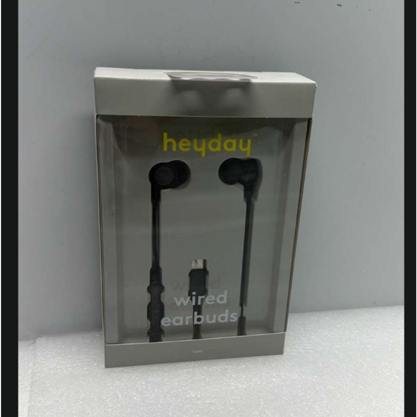 heyday Wired In-Ear Headphones USB-C Connector Built-In Mic Black