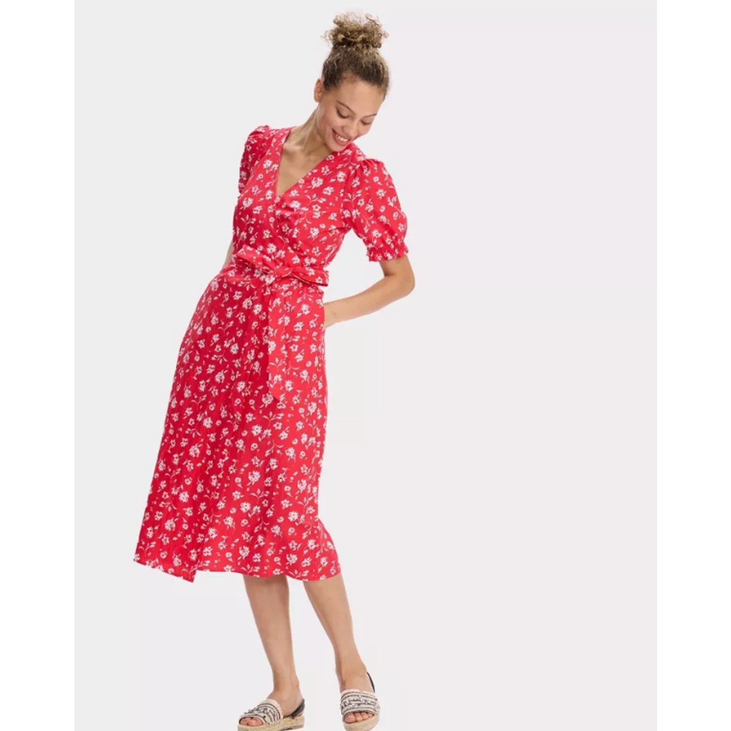Universal Thread Women's Puff Short Sleeve MIDI Wrap Dress -  Red Floral S