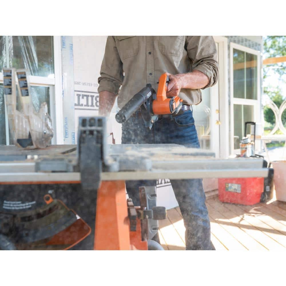 Ridgid 18V Lithium-Ion Cordless Compact Jobsite Blower with Inflator/Deflator Nozzle