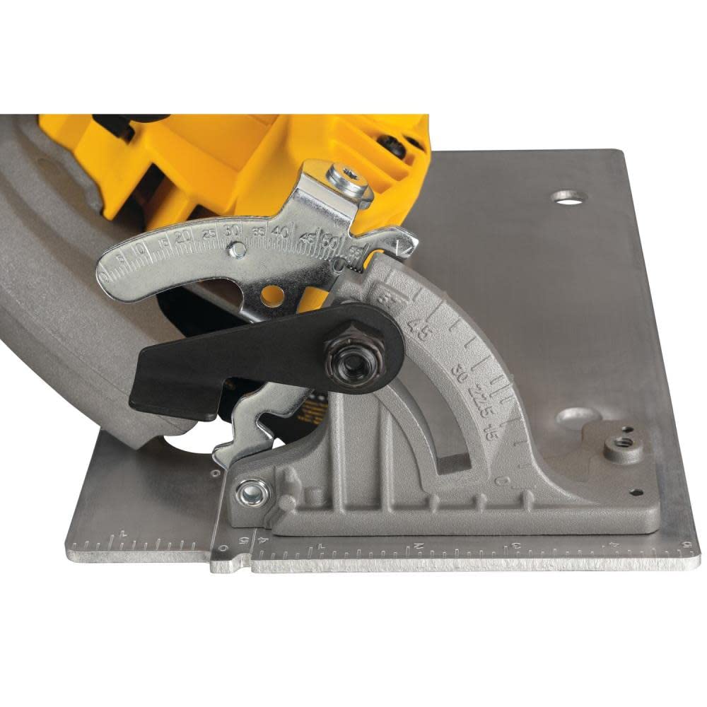 DEWALT 20V MAX* XR® BRUSHLESS 7-1/4" CIRCULAR SAW WITH POWER DETECT™ (Tool Only) (DCS574B)