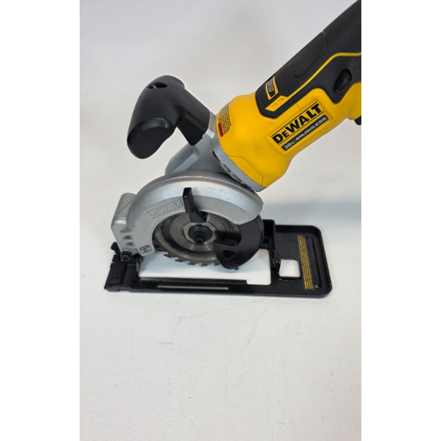 DeWALT DCS571 20V MAX 4-1/2" Brushless Circular Saw Bare Tool