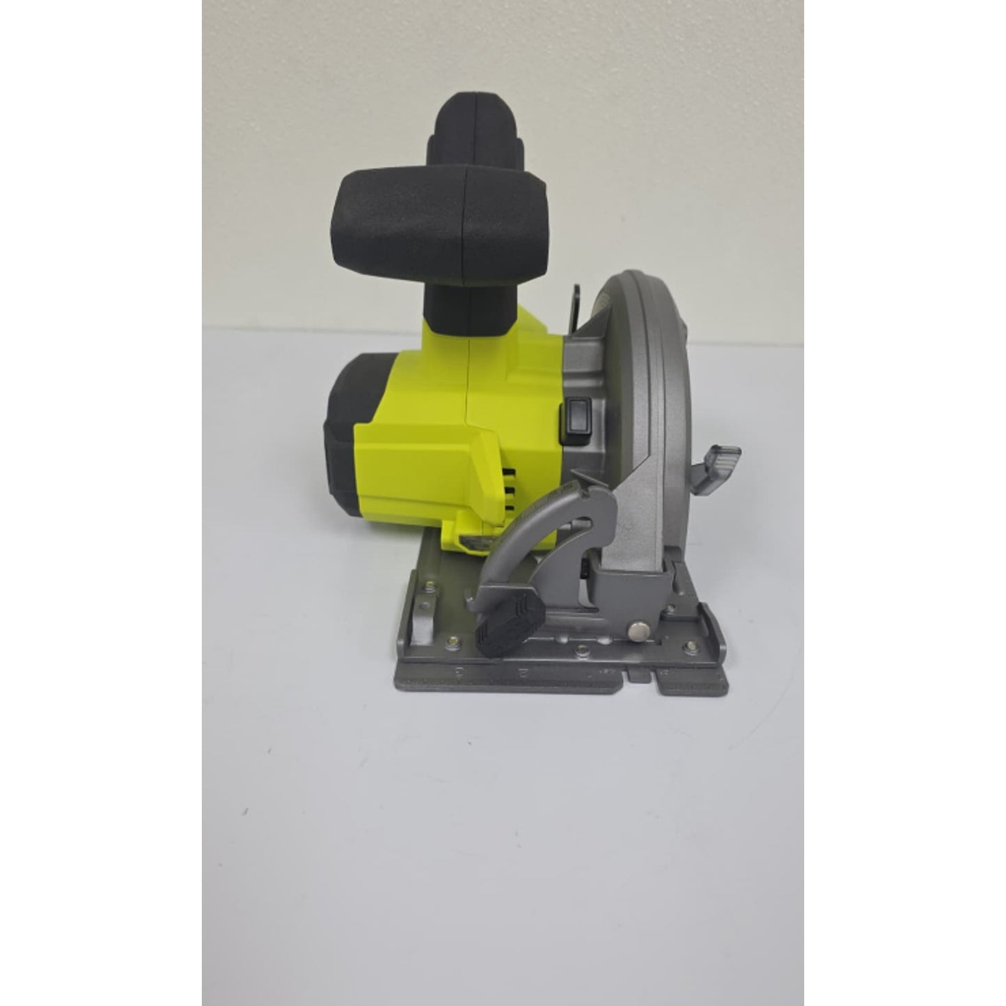 RYOBI ONE+ HP 18V Brushless Cordless Compact 6-1/2in Circular Saw (Tool Only)