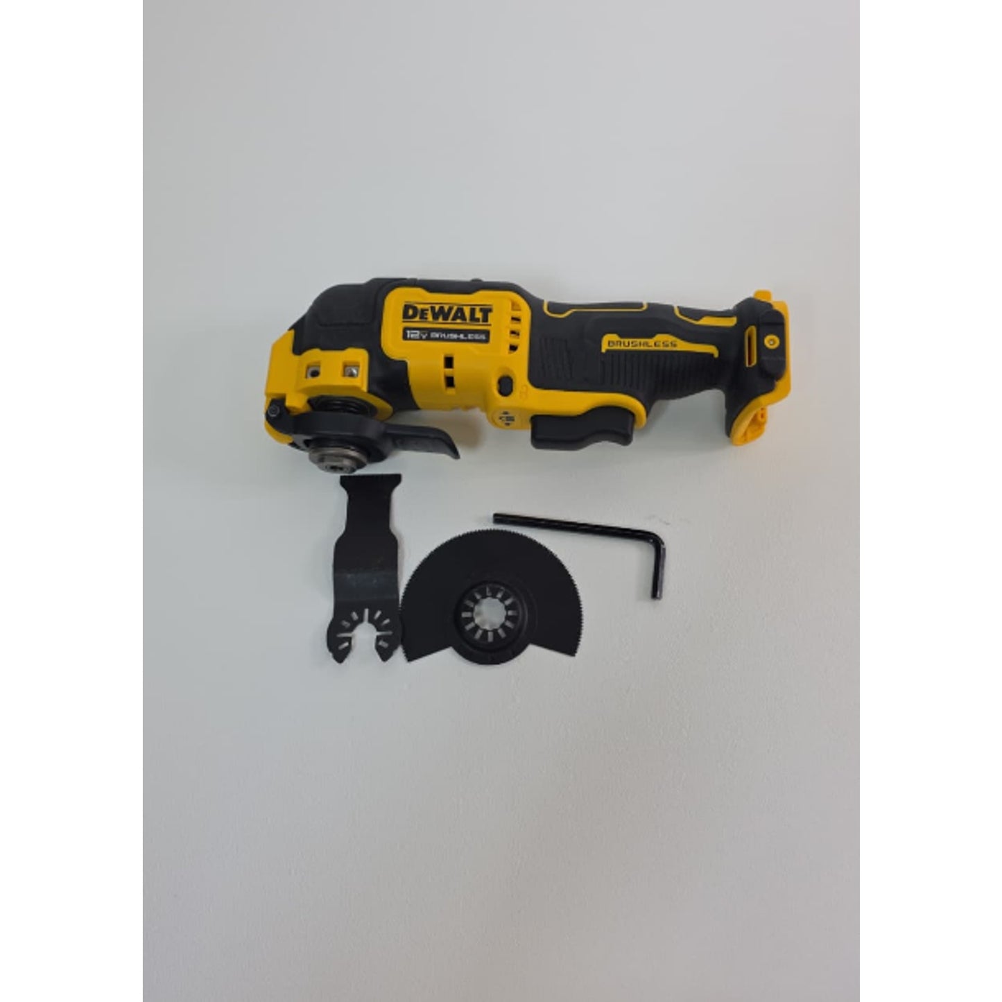 DEWALT ATOMIC 20V MAX Cordless Brushless Oscillating Multi Tool (Tool Only)
