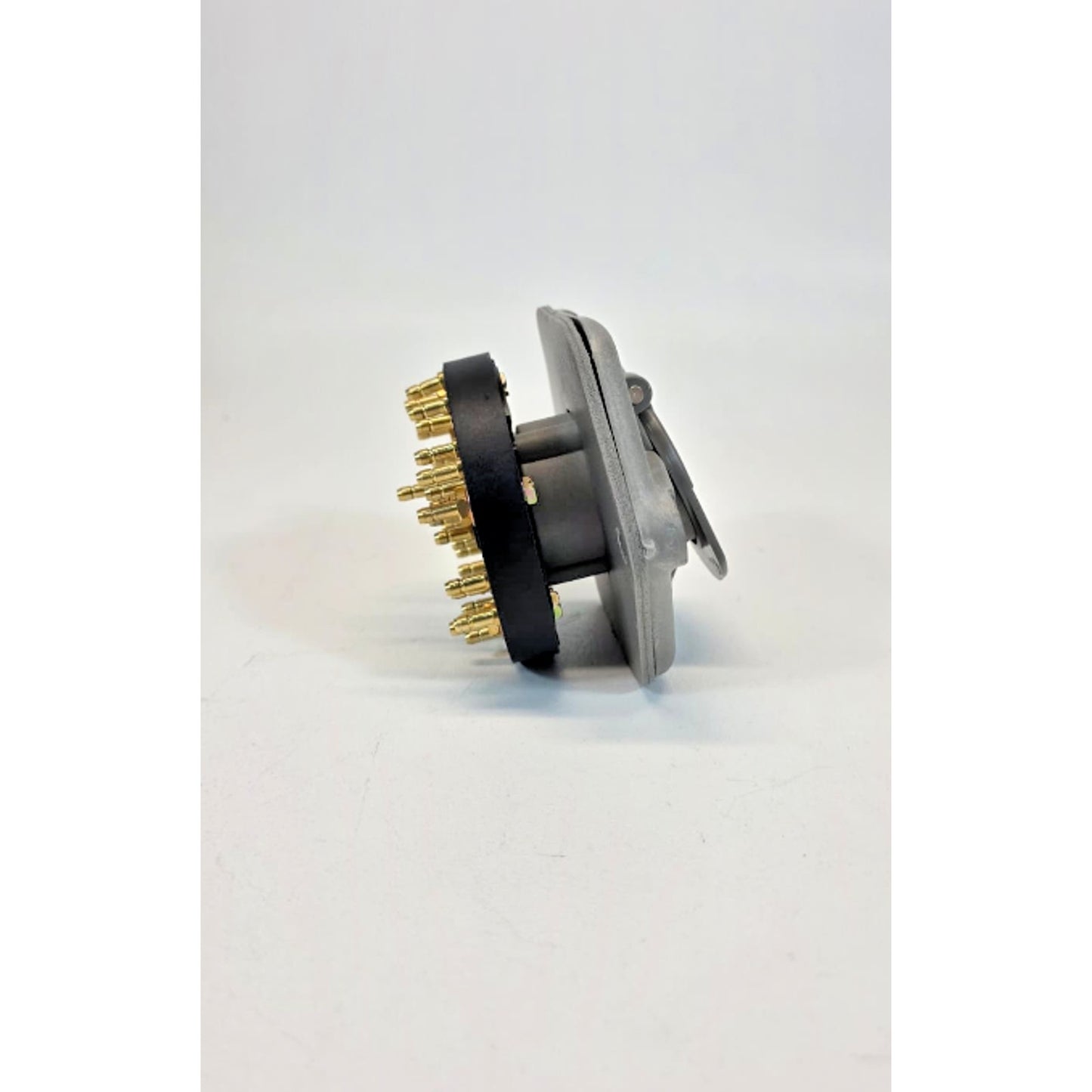 Phillips Industries 16-7602-28 Trailer Receptacle Socket 7 Way, 28 Pin