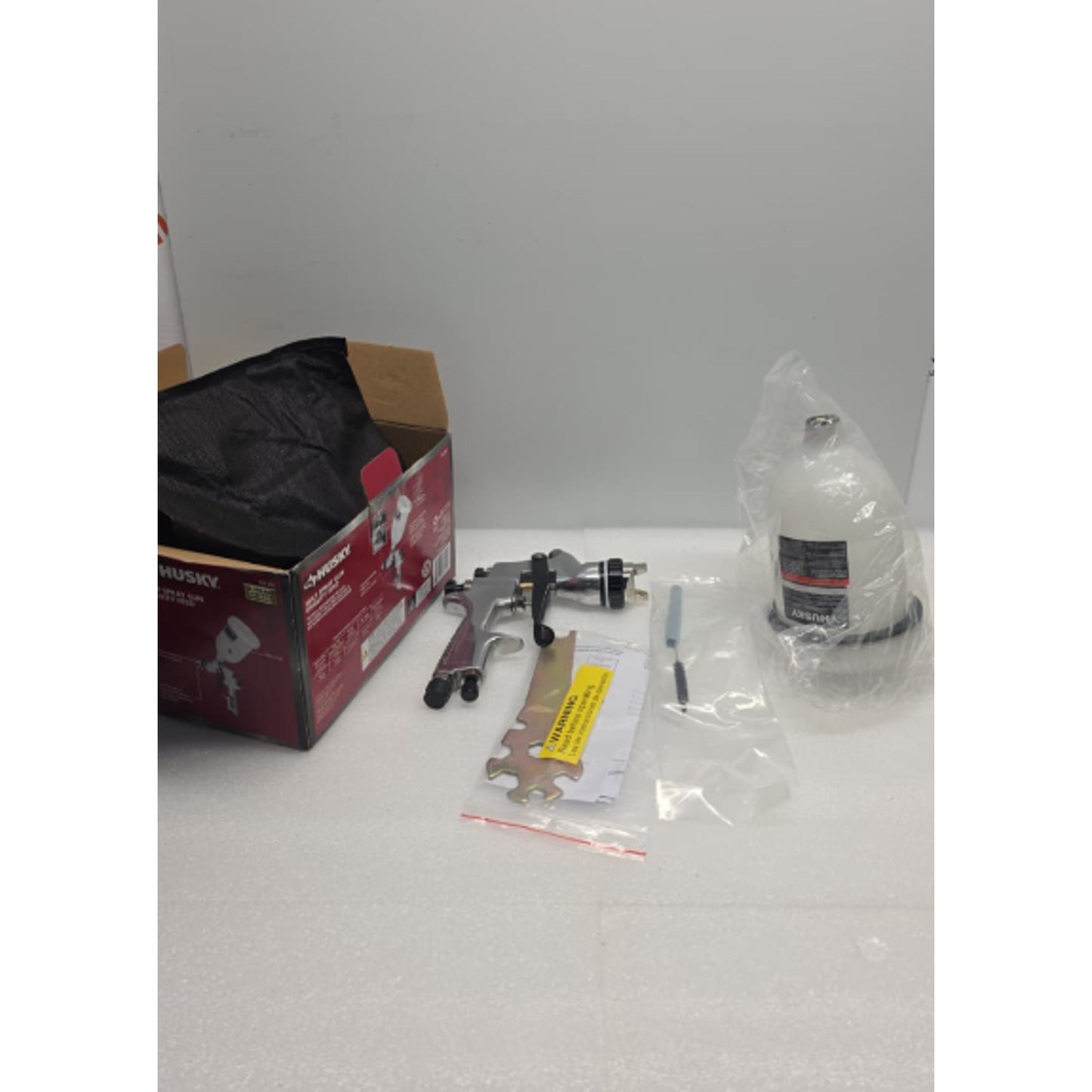 Husky Gravity Feed HVLP Spray Gun 762 051