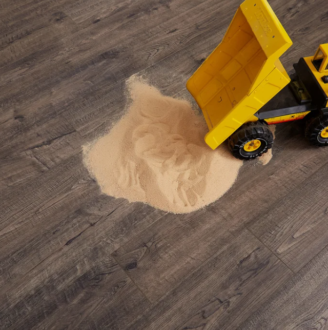 Mohawk Home 12MM Thick 6.1in X 47.2in AC4 Waterproof Surface Laminate Wood Plank Flooring (18.14 sq ft/ctn)