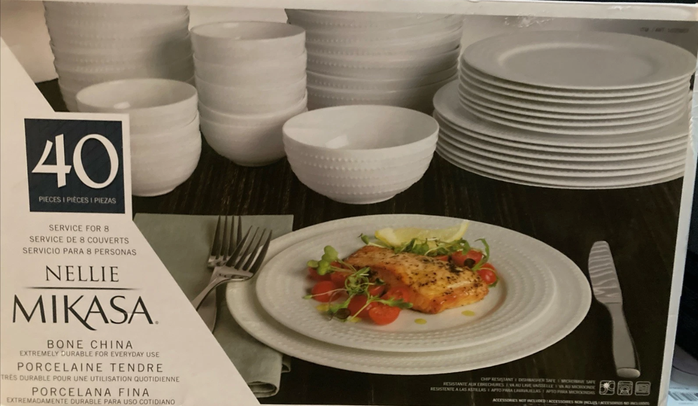 Mikasa Nellie Chip Resistant Bone China 40 Pieces Serves 8. New