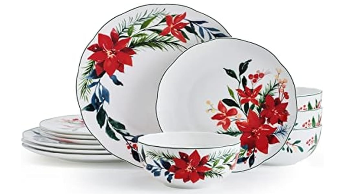 New Mikasa Winter Poinsettia 16 Piece Dinnerware Set Bone China Service For 4