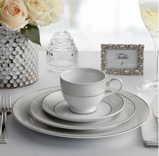 Mikasa Parchment 40-piece Porcelain Dinnerware Set