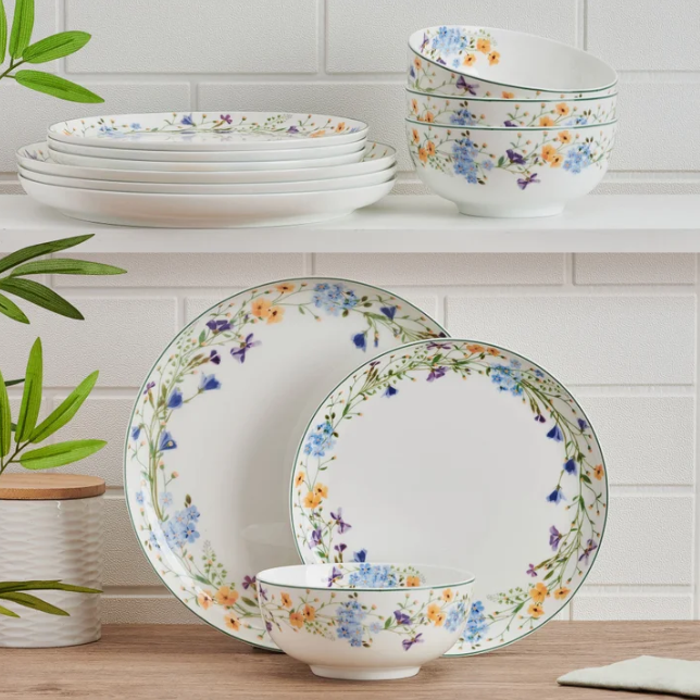 Mikasa Quinn 12-piece Bone China Dinnerware Set