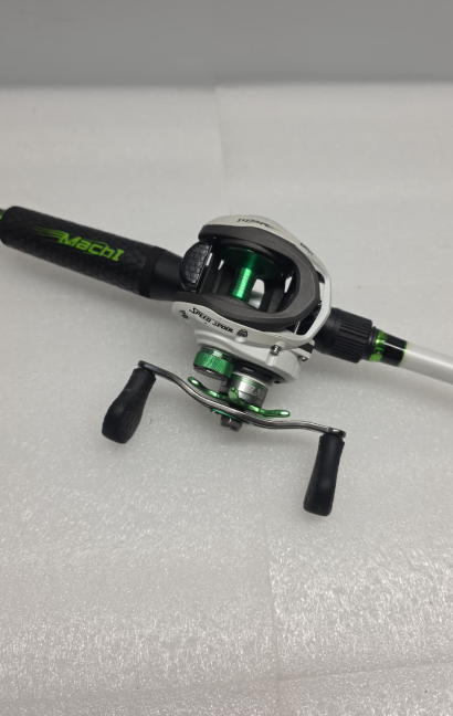 Lew’s MACH 1 Baitcast Reel and Fishing Rod Combo, 1-Piece IM7 Graphite Rod, 7+1 Bearings, 7.5:1 Gear Ratio