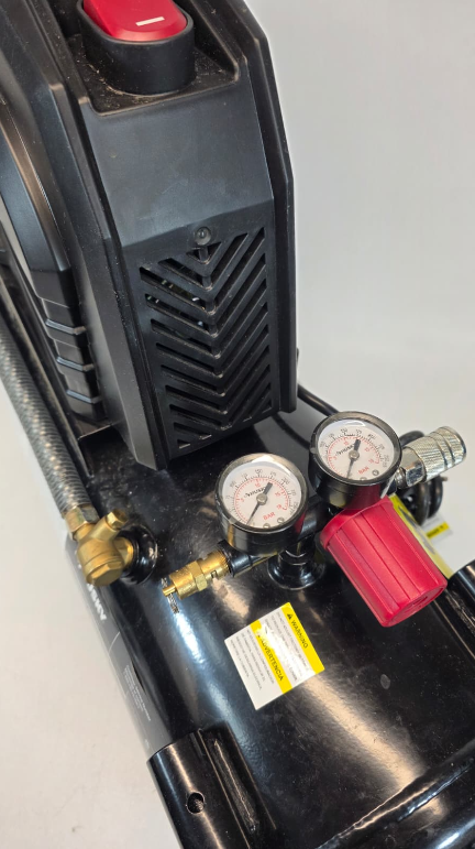 Husky 8 Gal. 150 PSI Portable Electric Oil-Free Horizontal Hotdog Air Compressor with Rubber Wheels and 1-Quick Coupler USED