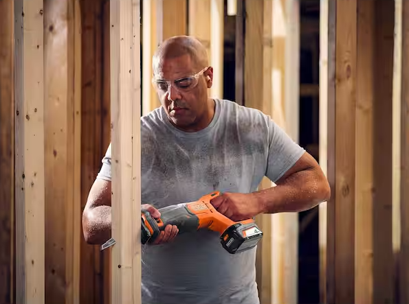 RIDGID 18V Cordless Reciprocating Saw Kit with 4.0 Ah Battery and Charger