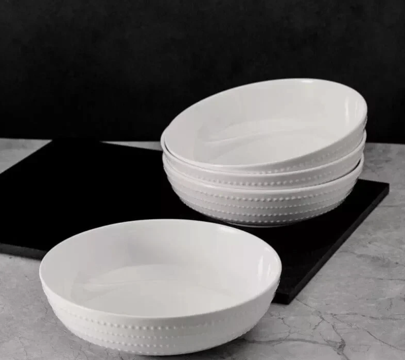 Mikasa Nellie Chip Resistant Bone China 40 Pieces Serves 8. New