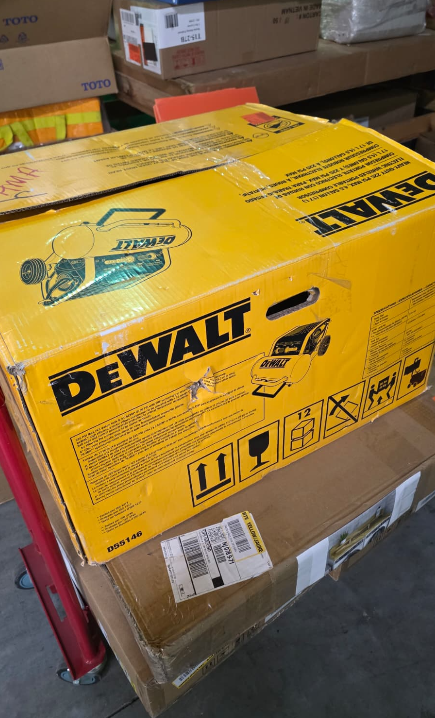 DEWALT 4.5-Gallon Portable Electric 225 PSI Horizontal Air Compressor