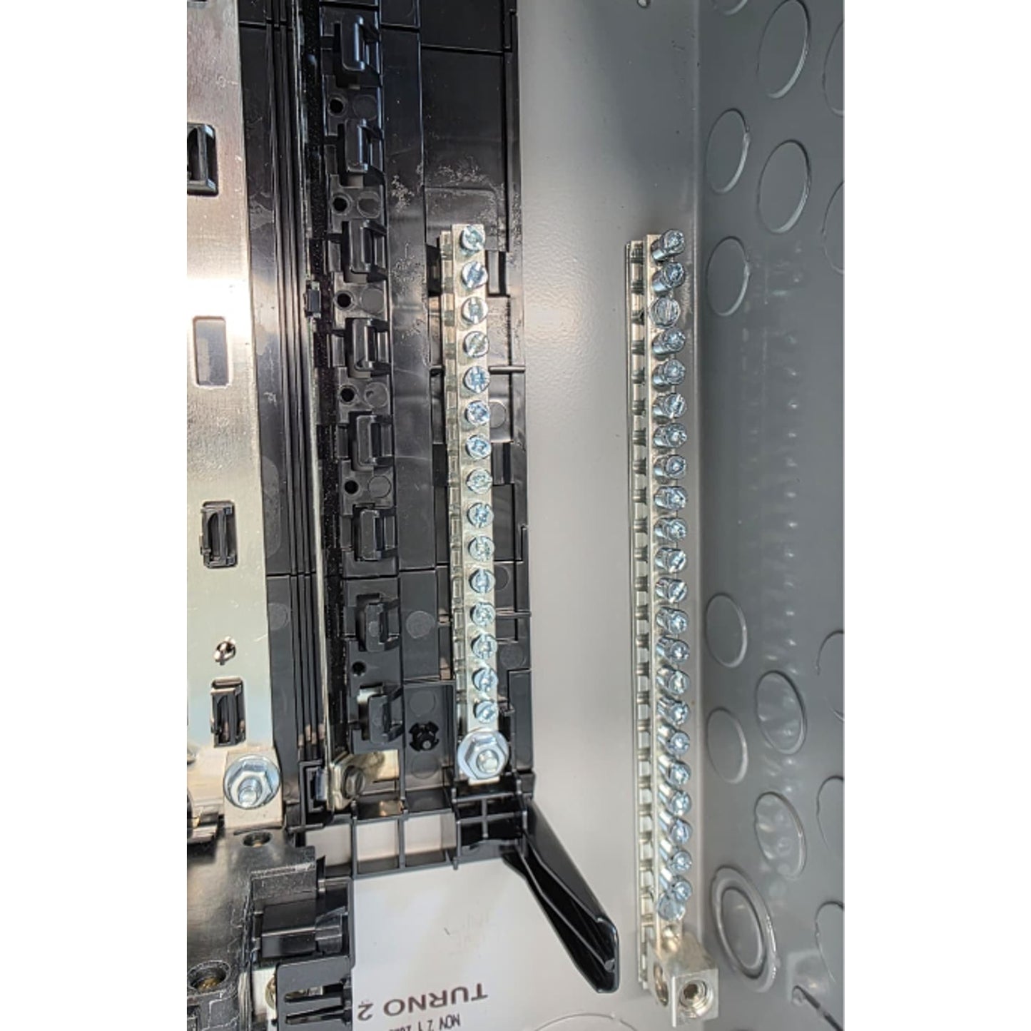 Siemens SN Series 100 Amp 20-Space 40-Circuit Indoor Main Breaker Load Center