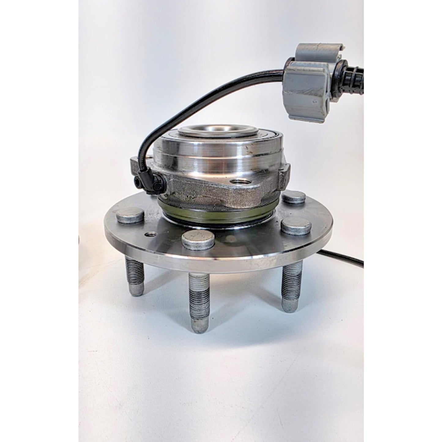 515160 2 MOOG Front Wheel Bearing Hub for Chevy Silverado Sierra Tahoe Yukon 4WD