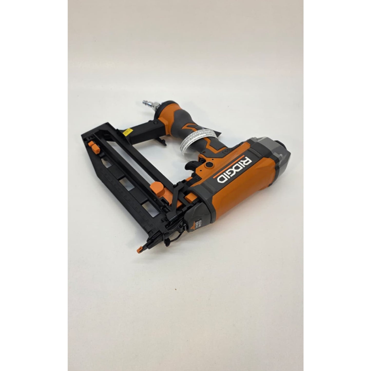 RIDGID R250SFF3 Pneumatic 16Gauge 2-1/2" Straight Finish Nailer