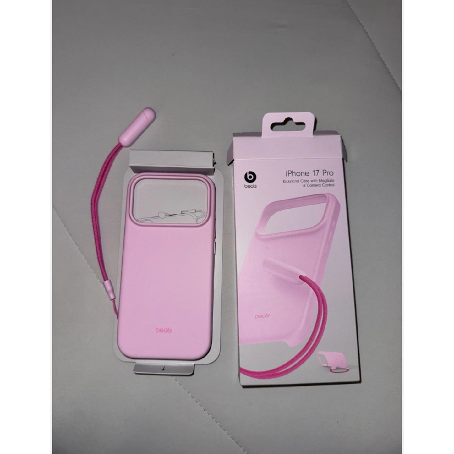 Beats Case for iPhone 17 Pro MagSafe Camera Control Pink,195950727883