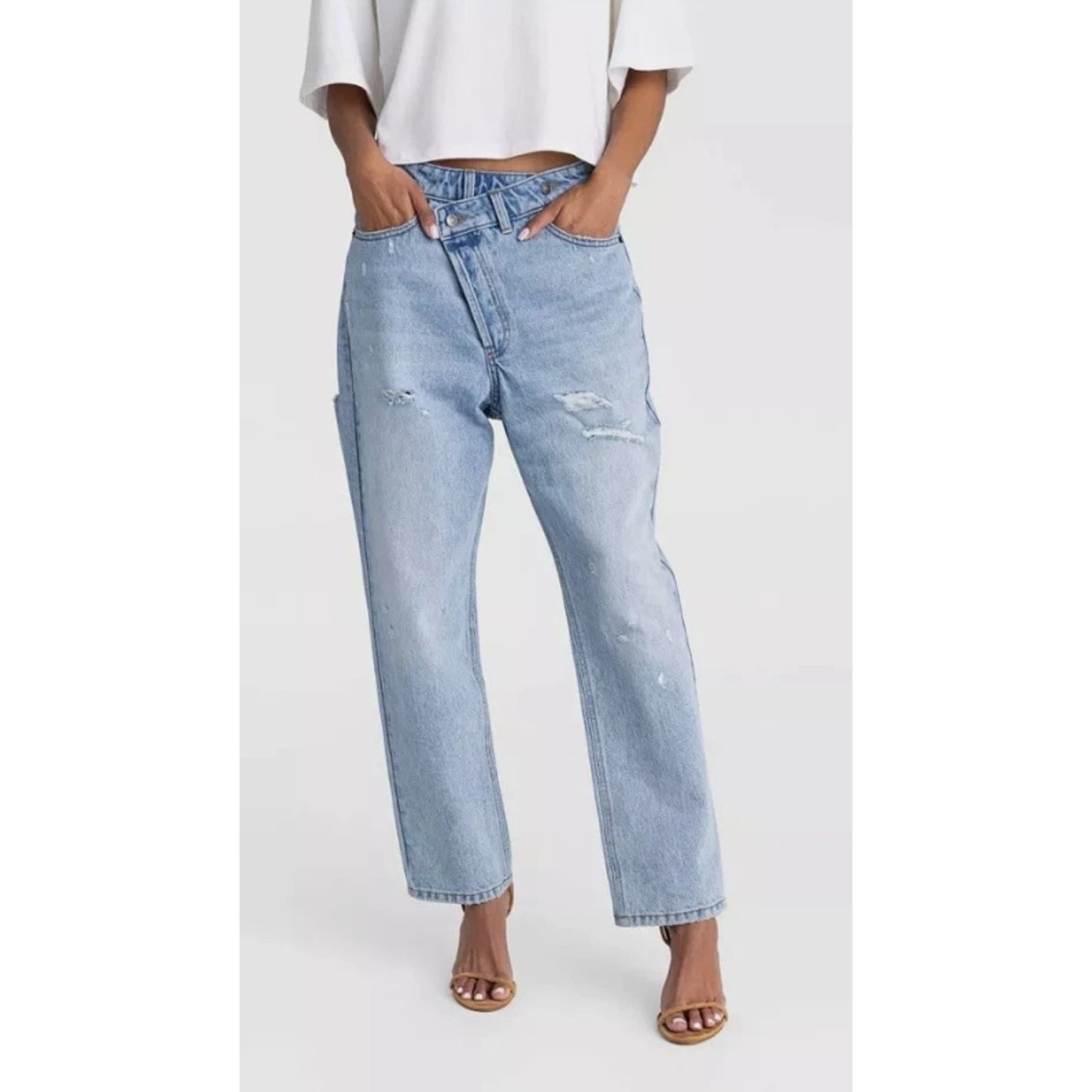 KBB by KAHLANA Women's Mid-Rise Tapered Leg 'The Dylan Jean' - Light Wash 8