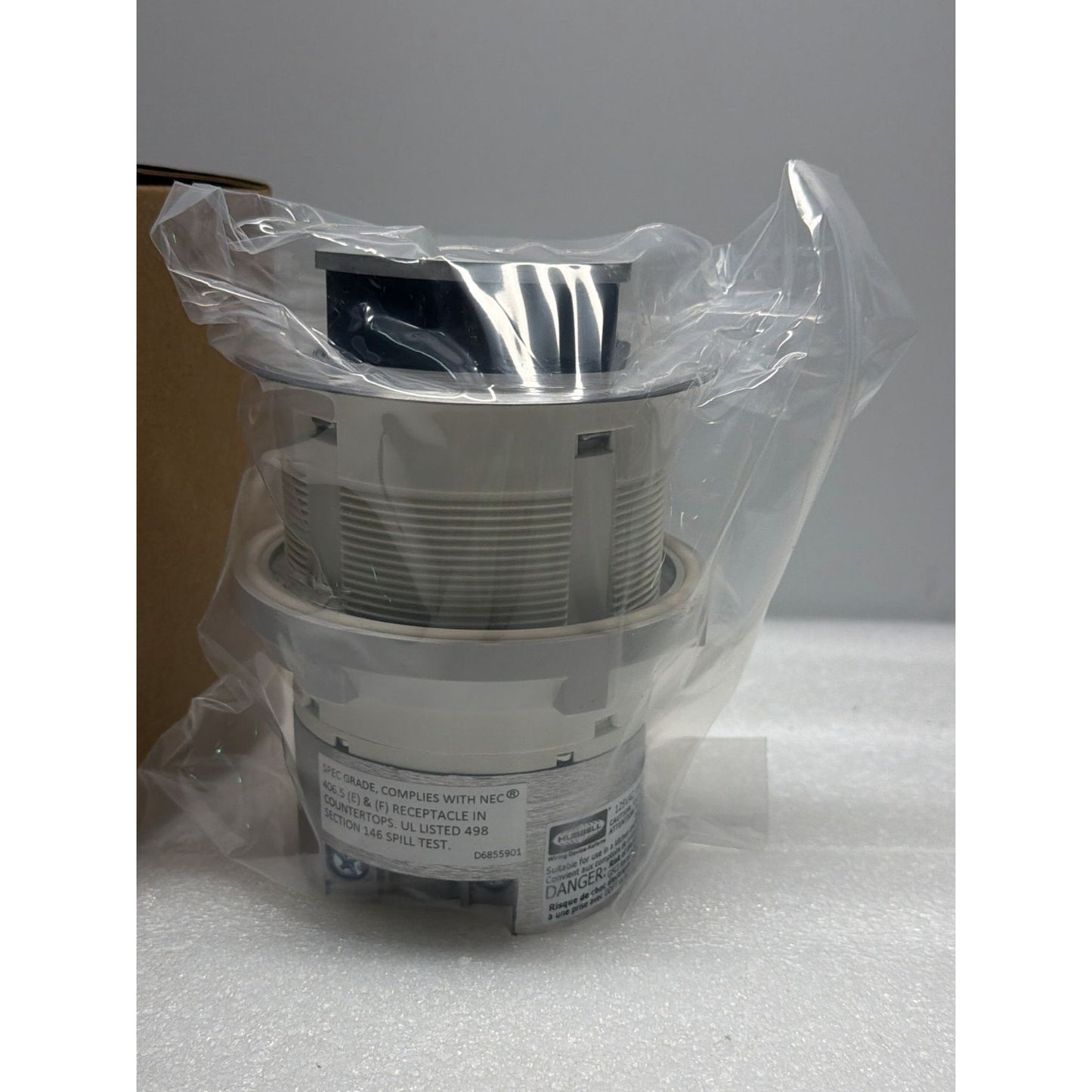 Hubbell RCT220ALU Tamper Resistant Surface Mount Kitchen Receptacle 15A -125V