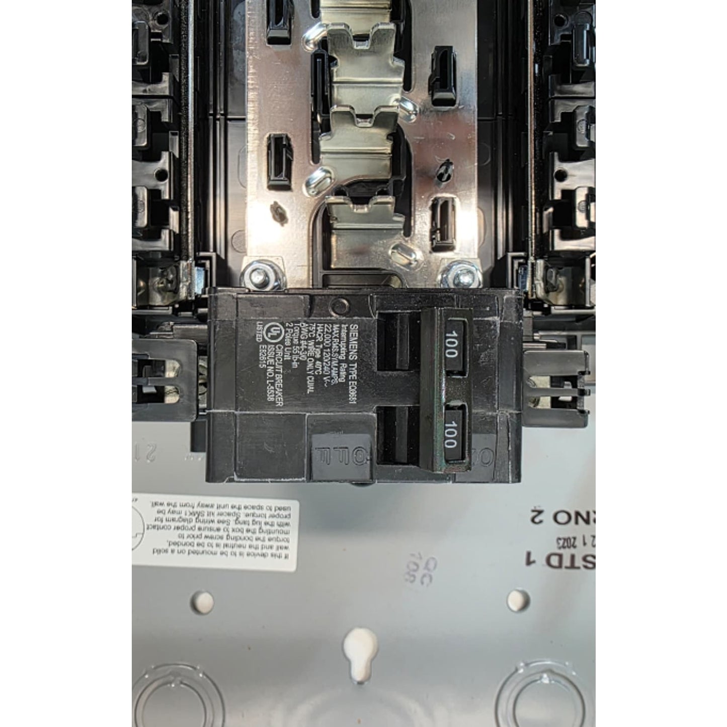 Siemens SN Series 100 Amp 20-Space 40-Circuit Indoor Main Breaker Load Center